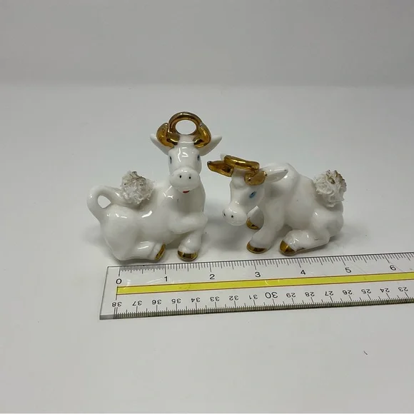 VINTAGE CERAMIC BULL SALT AND PEPPER SET - Picture 4 of 4